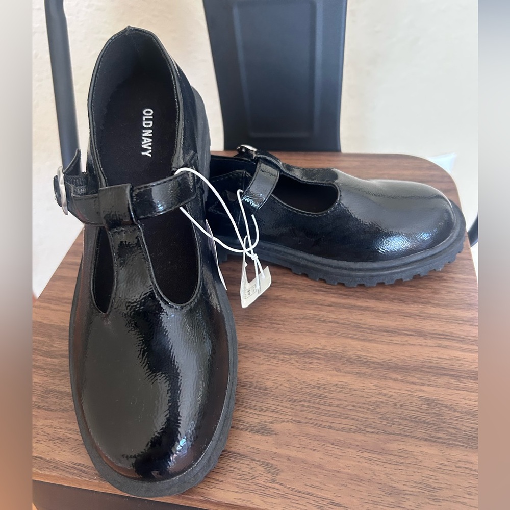 Old Navy Kids Glossy Black Maryjane Dress Shoes (size3)